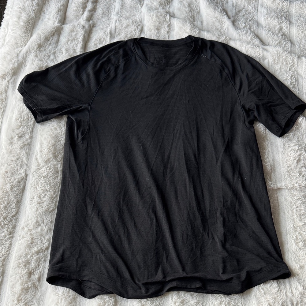 Lululemon License to train shirt